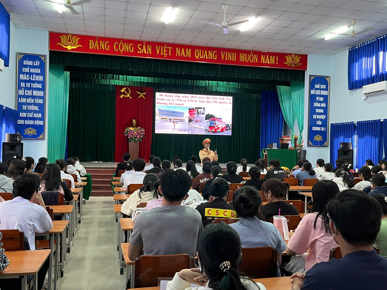 Trường Cao đẳng Y tế Long An tổ chức tuần sinh hoạt công dân - sinh viên năm học 2025-2026